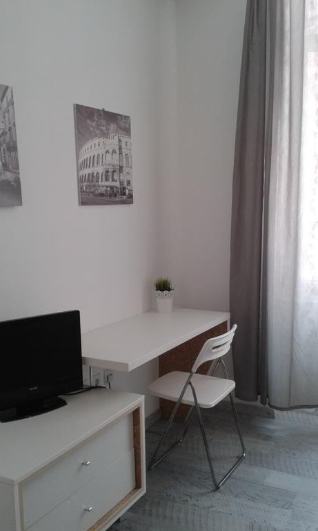 Hostel Ljiljana Pula Zewnętrze zdjęcie